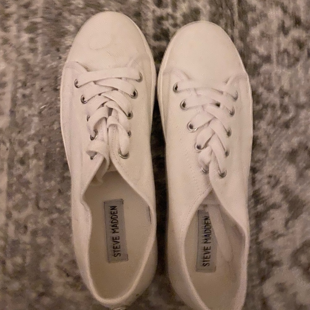 Steve Madden Women's Cream Lace-Up Sneakers